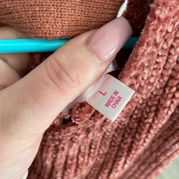 Sweater - Picture 3 of 3